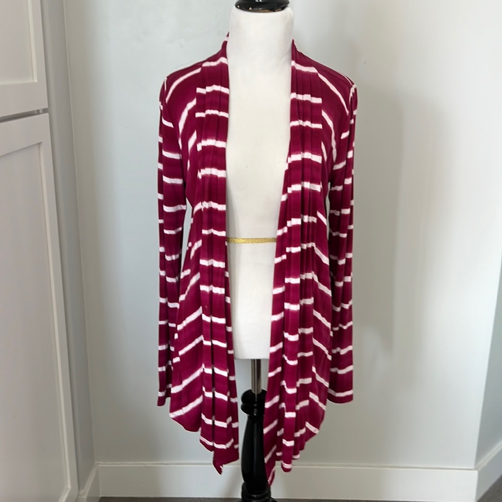 White House Black market size small summer cardigan